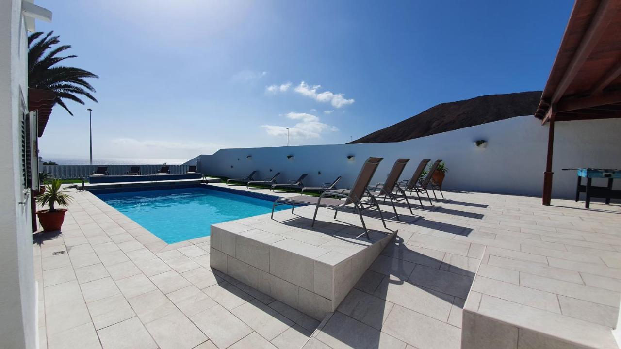 Stunning Sea View Villa With 6 Bedrooms & Heated Pool - Villa Renaissance Плая Бланка Екстериор снимка